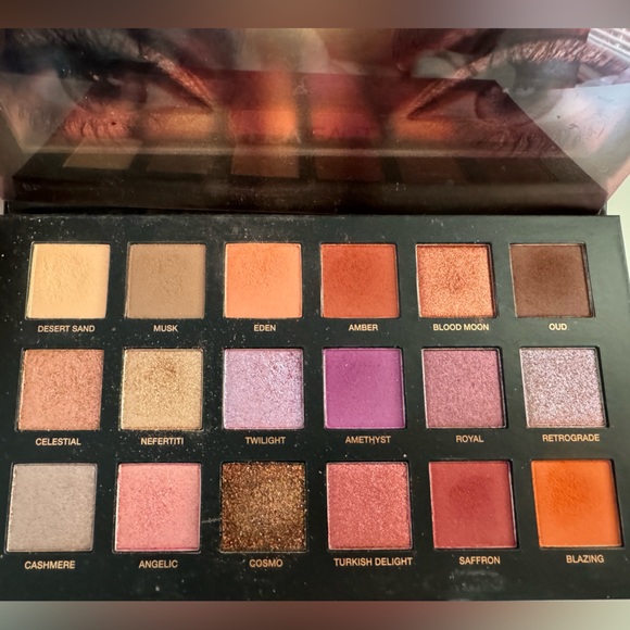 HUDA Beauty Desert Dusk Palette - Picture 2 of 2